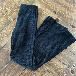 Women’s size small Free people velvet bellbottom stretch pants.